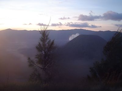 Penuh Kisah Mistis, Gunung Bromo Merupakan Kerajaan Gaib Para Dewa hingga Bisikan Misterius di Hamparan Pasir