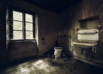 5 Arti Mimpi Kamar Mandi Menurut Primbon Jawa