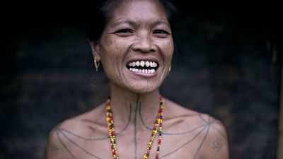 Fakta Tradisi Kerik Gigi, Simbol Kecantikan Wanita Suku Mentawai