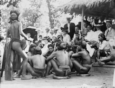 Praktik Human Zoo: Ketika Pameran Manusia Menjadikan Orang Afrika sebagai Bahan Tontonan Orang Eropa dan Amerika