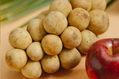 5 Fakta Menarik Buah Langsat yang Sekilas Mirip Duku