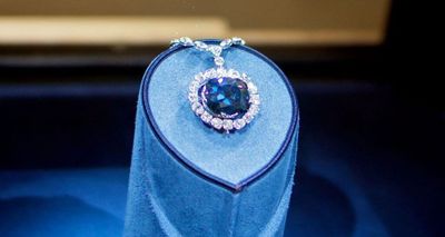 Kalung Hope Diamond Paling Terkutuk yang Membuat Pemiliknya Meninggal
