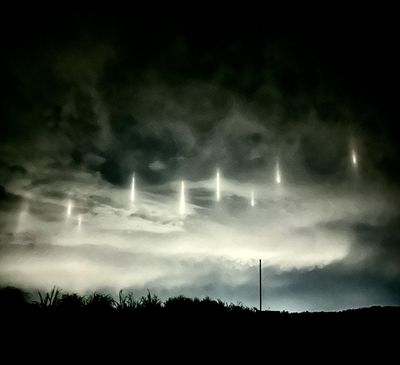 Langit Jepang Keluarkan Pilar Cahaya Misterius, Netizen: Alice In Borderland?