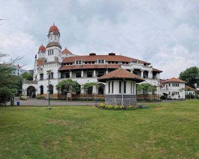 Sejarah Perkembangan Gaya Arsitektur “Indische Empire” di Hindia Belanda pada Abad 19