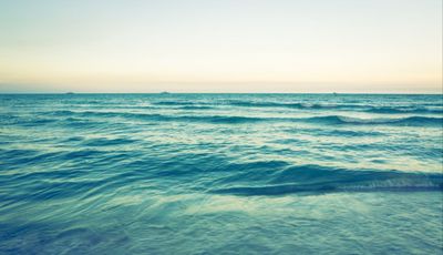 5 Arti Mimpi Berada di Tepi Air Laut, Melepas Rasa Sedih?
