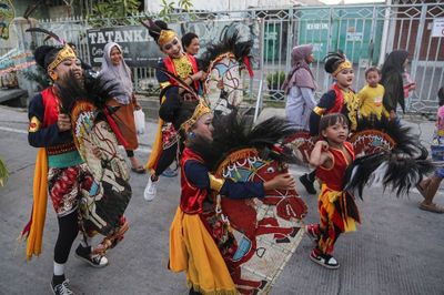 Kuda Lumping Turonggo Karyo: Keindahan Tersembunyi Desa Purbasari!