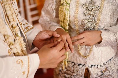 Sering Disebut Keramat, Benarkah Menikah di Bulan Suro Terlarang?