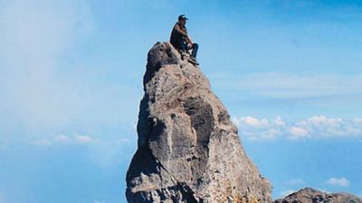 Misteri Batu di Puncak Merapi: Tragedi Erri Yunanto yang Menggemparkan
