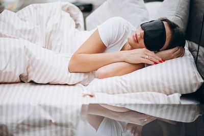 Mengejar Tidur di Akhir Pekan, Solusi atau Mitos untuk Kesehatan Jantung?