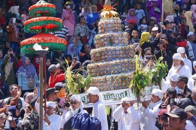 Mengenal Tradisi Yaqowiyu: Budaya Berbagi Kue Apem sebagai Ungkapan Syukur di Klaten