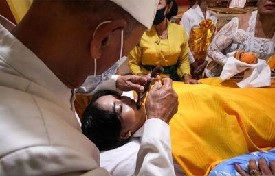 Mesangih, Upacara Pemurnian Diri ala Masyarakat Bali dengan Memotong Gigi