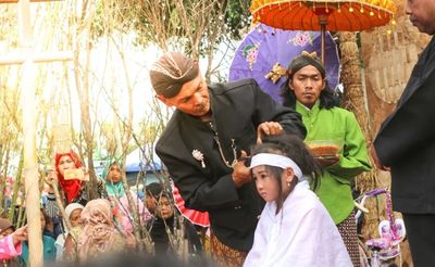 Rambut Gimbal di Tanah Dieng: Menguak Misteri di Balik Anak-anak Pilihan