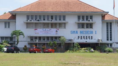 Dari Hoogere Burgerschool: Jejak Peninggalan Kolonial di SMA N 1 Semarang