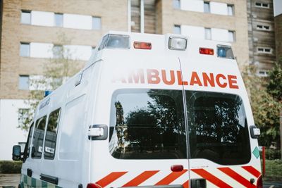 Ajaib, Kakek di India Hidup Lagi Usai Ambulans yang Membawanya Lewati Polisi Tidur: Kok Bisa?