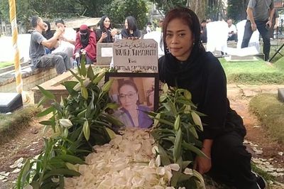 Innalillahi, Ibunda Kikan Cokelat Meninggal Dunia dengan Tenang Dikelilingi Suami, Anak dan Cucu
