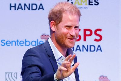 Momen Pangeran Harry Abaikan Anak David Beckham saat Berpapasan, Padahal Dulunya Saling Akrab