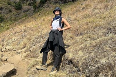 Potret Tatjana Saphira Naik Gunung Rinjani Sambil Bersih-bersih Sampah, Ada Pesan Pentingnya!