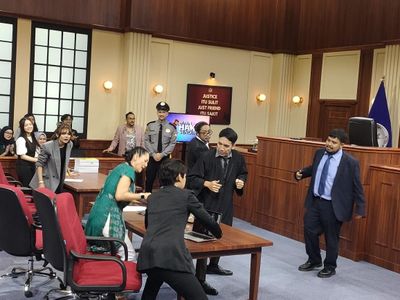 Kembali ke Layar Kaca, Tora Sudiro Bintangi Sitkom Main Hakim Sendiri di Acara TV