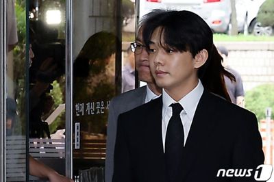 Buntut Skandal Narkoba Yoo Ah-in, Namanya Dicoret Brand hingga Penundaan Perilisan Film yang Dibintanginya
