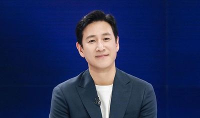 Ada Kekacauan di Tempat Berkabung, HODU& U Entertainment Memohon Tamu Tak Diundang Untuk Tak Datang di Pemakanan Lee Sun Kyun 