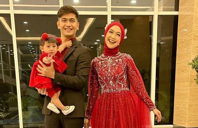 Ria Ricis dan Teuku Ryan Umrah Bareng, Tempat Duduk di Pesawat Jadi Sorotan