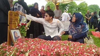 Ibunda Maxime Bouttier Tutup Usia karena Sakit Jantung, Ini Penjelasan Luna Maya