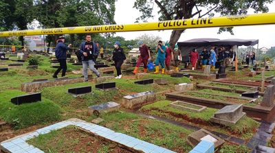 Meninggal di Kolam Renang, Polisi Gali Makam Anak Tamara Tyasmara