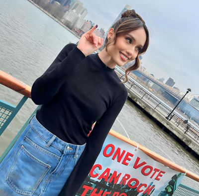 Potret Keren Cinta Laura Bagikan Momen Nyoblos Pemilu 2024 di New York