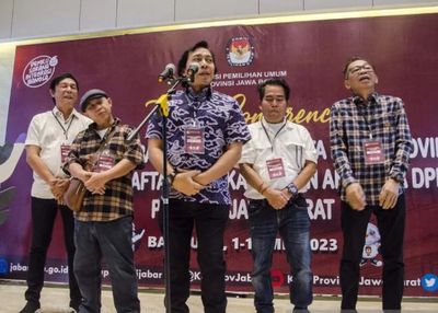 Komeng Bantah Foto Nyeleneh di Surat Suara Bagian Strategi Pemenangan Pileg: Cuma Mau Beda!