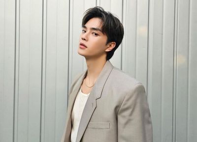 Song Kang Jalani Wajib Militer Mulai Hari Ini