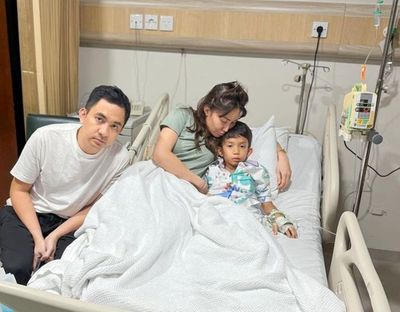 Ayu Dewi Ungkap Kondisi Terkini Anaknya, Mohamad Aqlan yang Terbaring Sakit