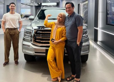 Terpilih Jadi Anggota DPR RI, Verrell Bramasta Belikan Ibu Sambungnya Mobil Mewah