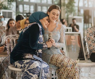 Reza Artamevia Nyanyikan Lagu Aaliyah di Acara Lamaran Putrinya