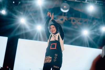 Tantri Kotak Ditarik Penonton saat Konser di Cianjur, Nyungsep dari Panggung Setinggi 2 Meter