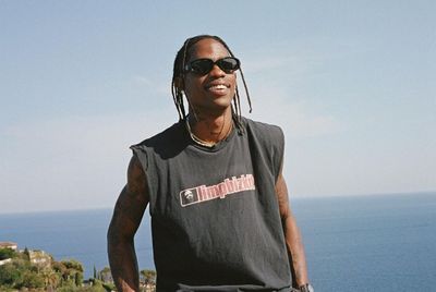 Travis Scott Dibebaskan dari Tahanan Polisi setelah Insiden di Hotel Paris