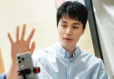 Lee Dong Wook Beberkan soal Kehidupan Percintaannya: Terlalu Melelahkan!