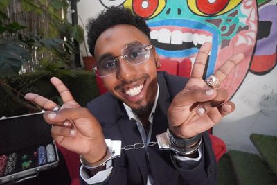 YouTuber AS Johnny Somali Terancam Penjara di Korea Selatan, dari Lecehkan Monumen hingga Video Deepfake Ciuman