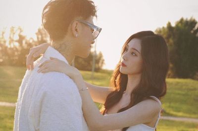 Tao Eks EXO Umumkan Resmi Menikah dengan Aktris Xu Yiyang