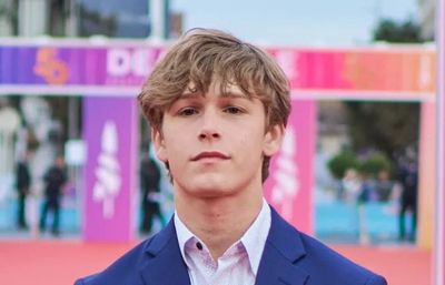 Aktor Baby Driver , Hudson Meek, Meninggal Dunia di Usia 16 Tahun Setelah Kecelakaan Tragis