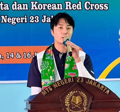 Beri Kejutan, Aktor Jung Il Woo Berkunjung ke MTS di Jakarta untuk Aksi Sosial