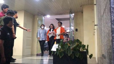 Usai Diperiksa Kasus Pemerasan Reza Gladys, Nikita Mirzani dan Asistennya Ditahan Polda Metro