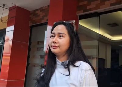 Denise Chariesta Datangi Polres Jaksel, Laporkan Eks Karyawan Kasus Penggelapan