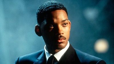 Cerita Steven Spielberg yang Sempat Rayu Will Smith Pakai Helikopter Agar Mau Bintangi Men In Black