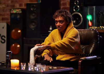 Review Film Horor Talk To Me : Aksi Nekat Remaja Pegang Tangan Misterius demi Komunikasi dengan Roh