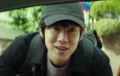 Lewat Drama A Bloody Lucky Day , Yoo Yeon Seok Siap Beraksi Jadi Pembunuh Berantai yang Keji