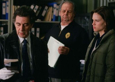 Review Insomnia (2002), Pembunuh yang Pegang Rahasia Besar Polisi Pengejarnya