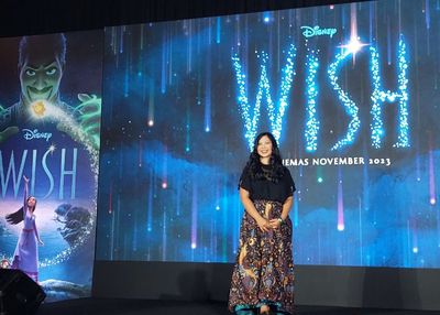 Bikin Bangga! Griselda Sastrawinata-Lemay Asal Indonesia Jadi Desainer Baju Karakter di Film Wish Disney