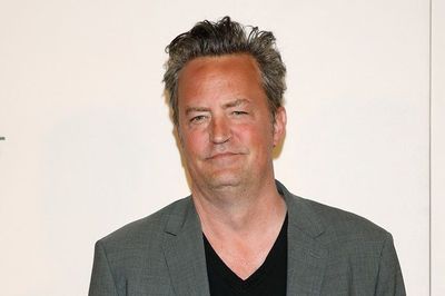 Bintang Sitkom Friends Matthew Perry Meninggal Dunia, Ditemukan Tewas di Dalam Jacuzzi