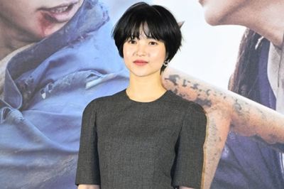 Kim Tae Ri Punya Hubungan yang Lebih Mesra dengan Ryu Jun Yeol dalam Film Alienoid Part 2