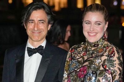 Greta Gerwig dan Noah Baumbach Resmi Menikah setelah 12 Tahun Pacaran
